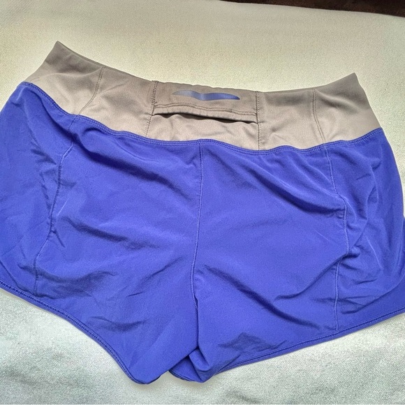 Under Armour Gray and Blue Athletic Shorts Performance Design - Picture 2 of 7